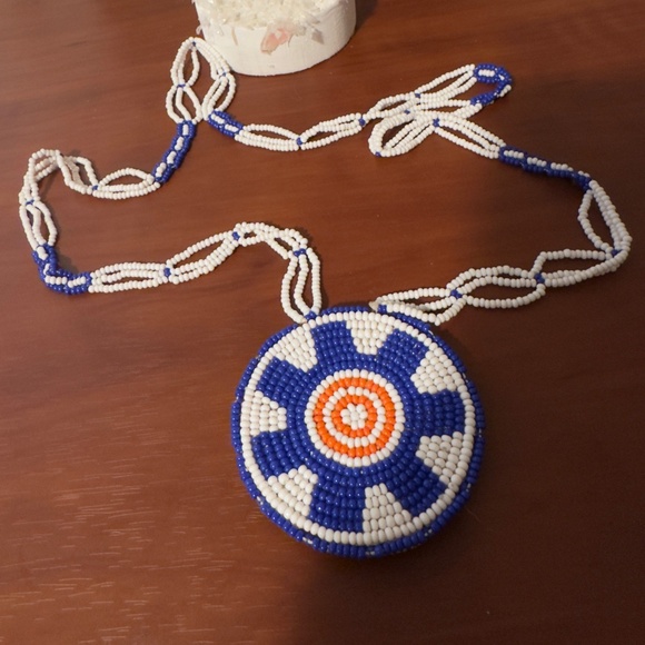 Native American-style beaded medallion necklace - Picture 1 of 4